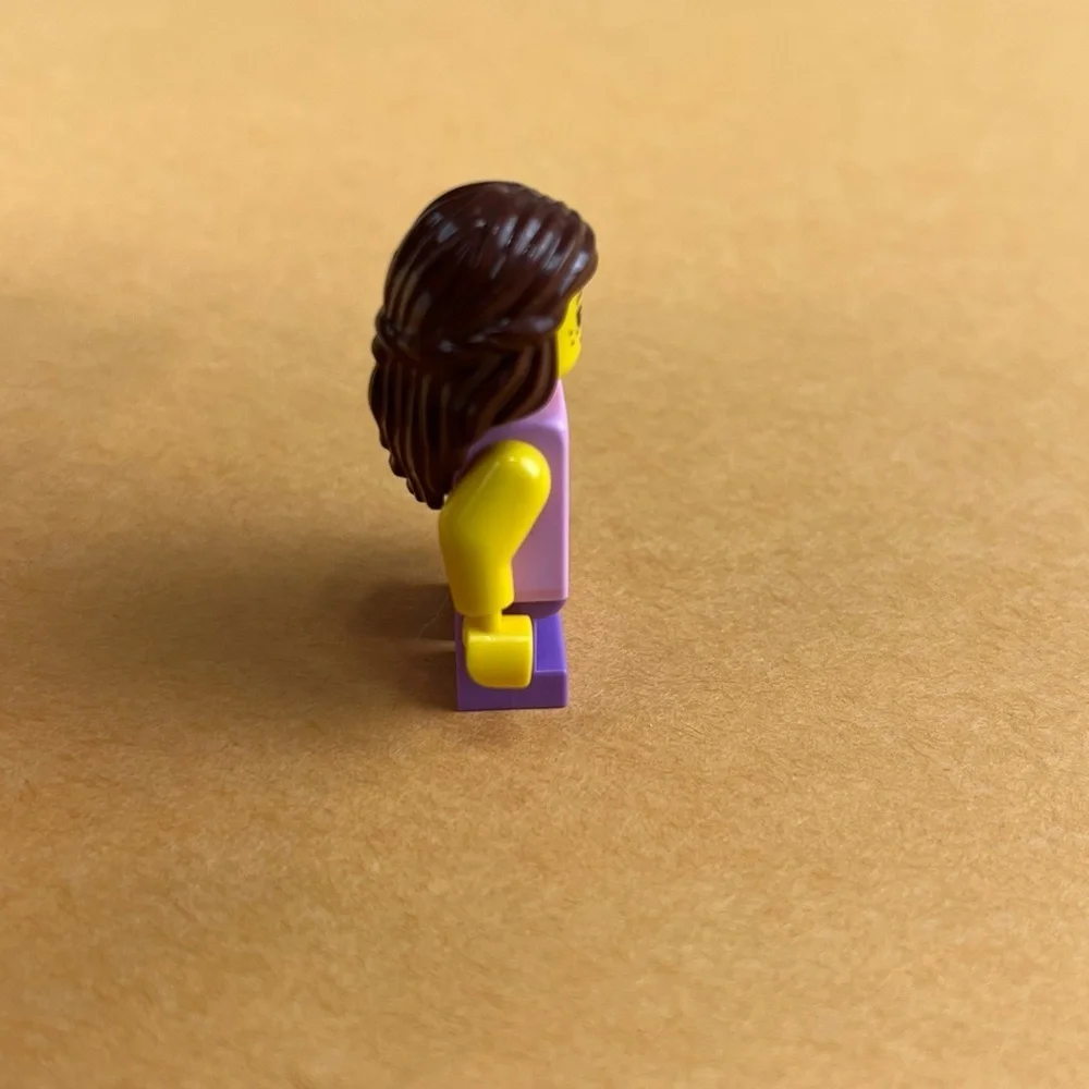 LEGO City Town Minifigure Girls Set 31067 Modular Poolside Holiday twn297 2”